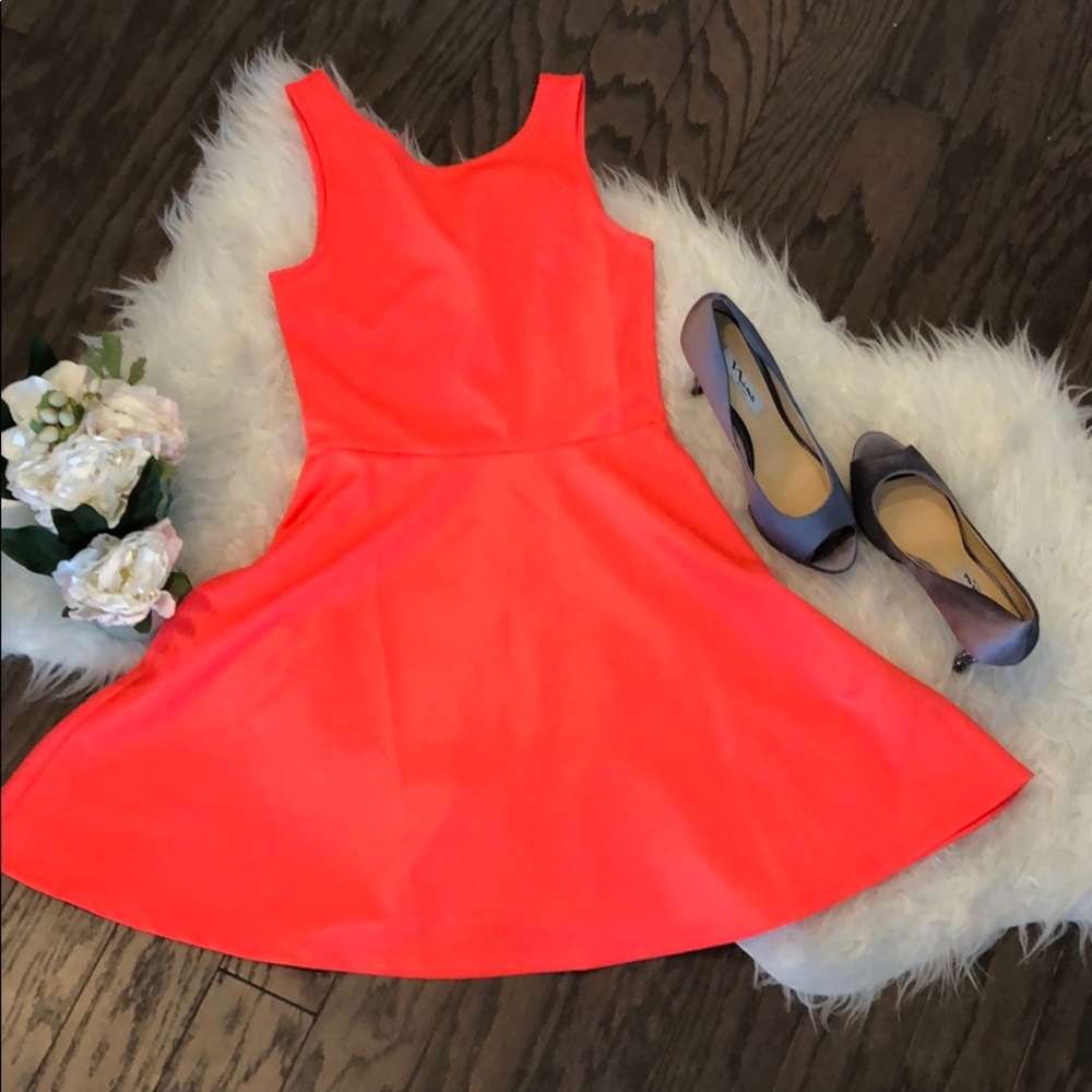 Size 6 NWT H&M hot pink dress